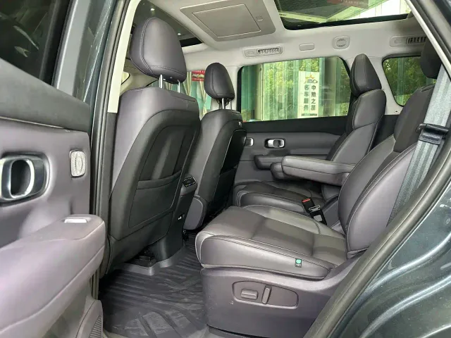 Leapmotor C16 — Фото автомобиля 14