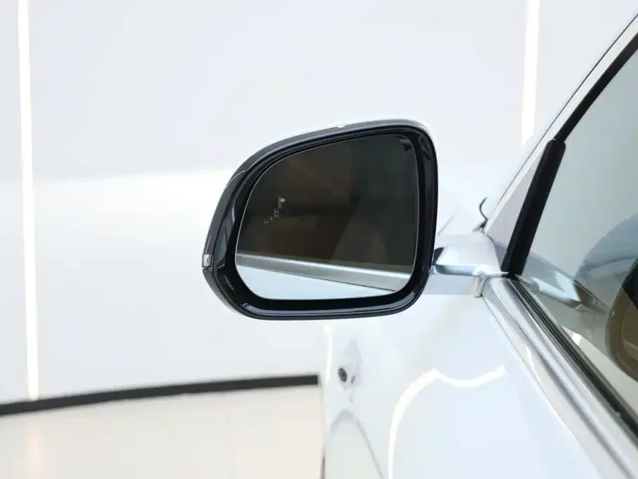Li Auto Li Auto L6 2025 Max Smart Renewal Edition — Фото автомобиля 21