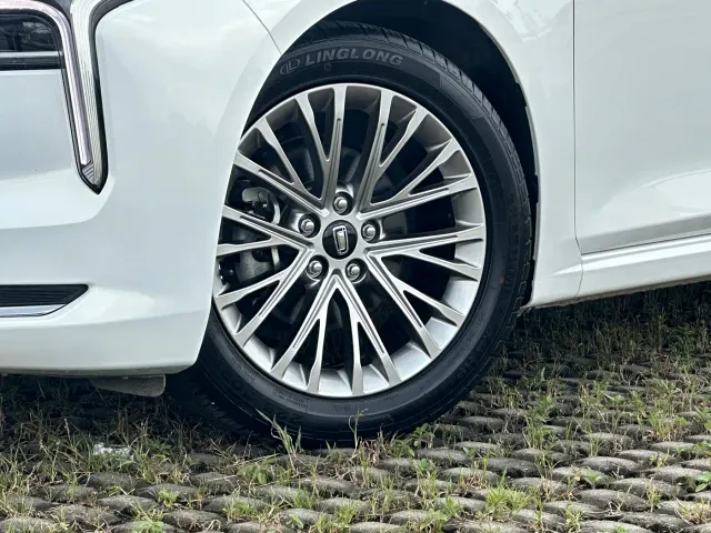 Bestune B70 — Фото автомобиля 4