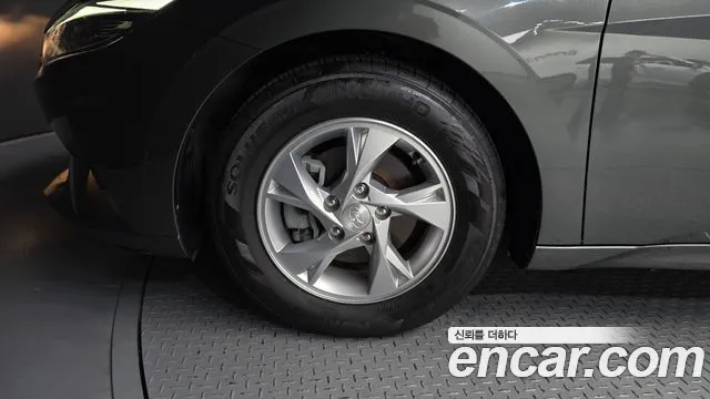 Hyundai AVANTE Avante (CN7) — Фото автомобиля 5