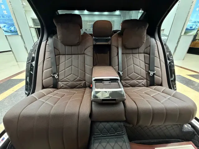 BMW 7 Series — Фото автомобиля 13