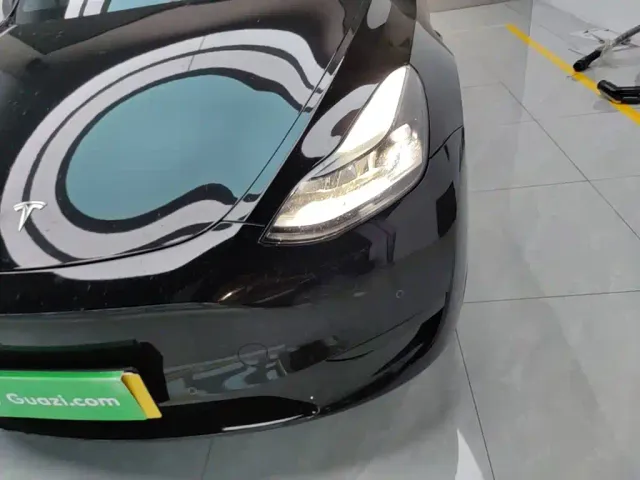 Tesla Model Y — Фото автомобиля 23