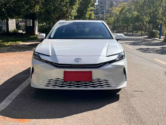Toyota Camry — Фото автомобиля 2