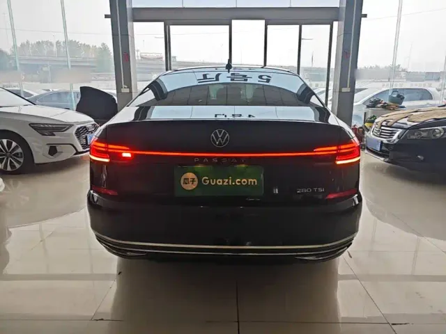 Volkswagen Passat — Фото автомобиля 5