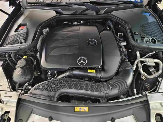 Mercedes-Benz E-Class — Фото автомобиля 10