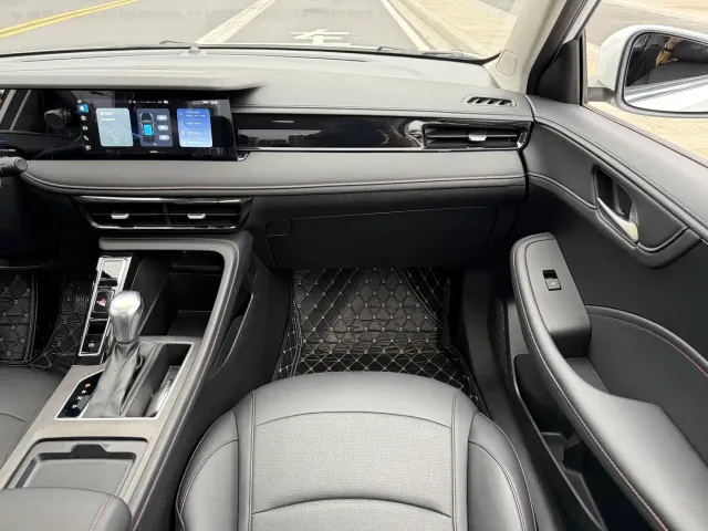 Roewe i5 — Фото автомобиля 15
