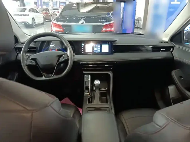 Roewe i5 — Фото автомобиля 9