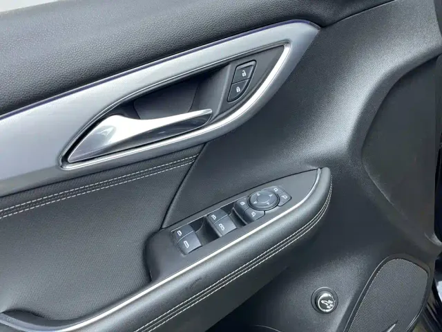 Buick Envision Plus — Фото автомобиля 11