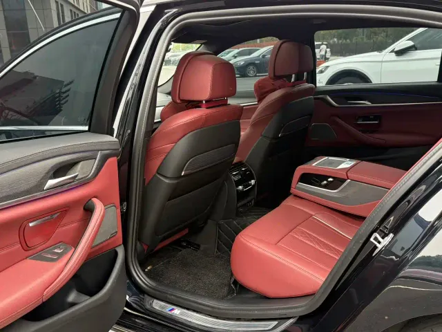 BMW 5 Series — Фото автомобиля 6