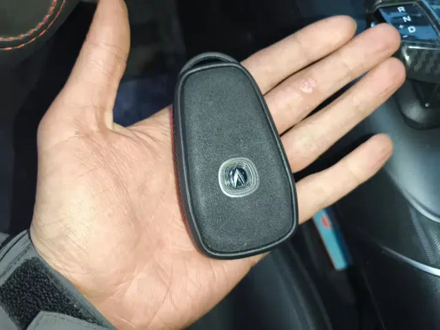 Changan Lamore — Фото автомобиля 11