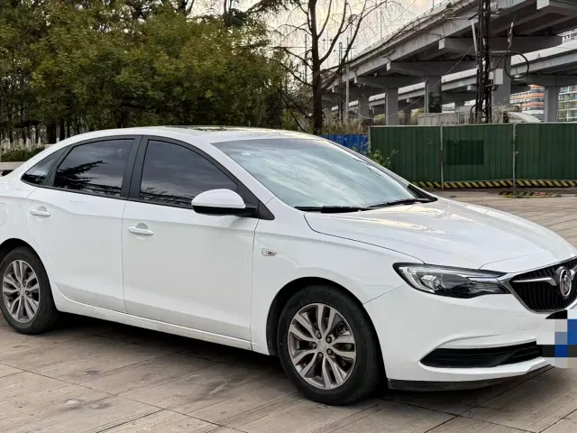 Buick Excelle — Фото автомобиля 3