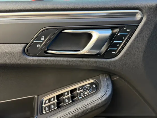Porsche Macan — Фото автомобиля 10