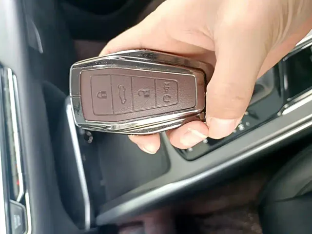Geely Emgrand — Фото автомобиля 8