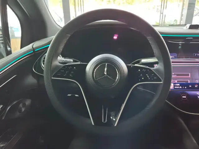 Mercedes-Benz EQS SUV — Фото автомобиля 16