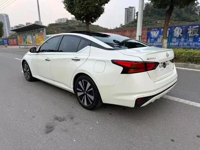 Nissan Teana — Фото автомобиля 10
