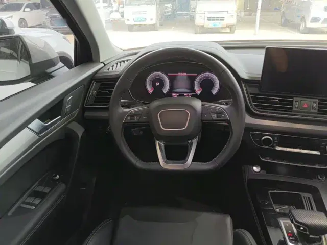 Audi Q5L — Фото автомобиля 10