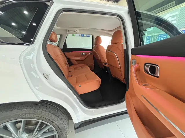 Leapmotor C10 — Фото автомобиля 16