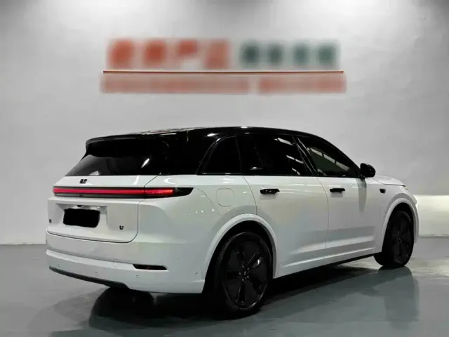 Li Auto L7 — Фото автомобиля 5