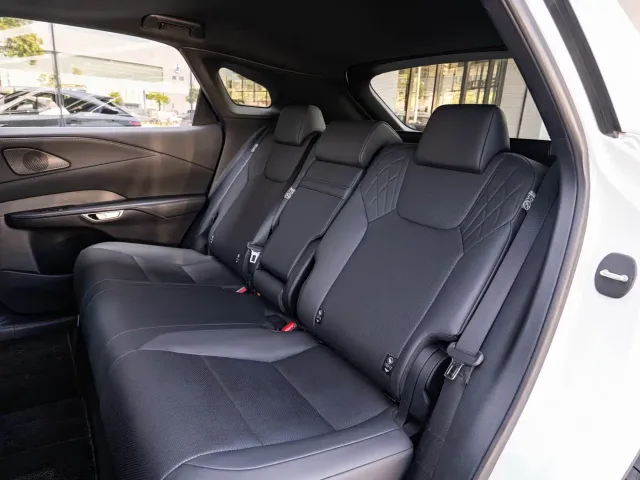 Lexus RX — Фото автомобиля 12