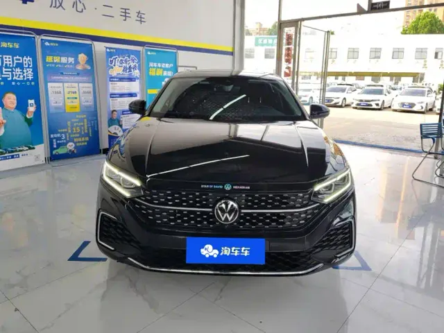 Volkswagen Passat — Фото автомобиля 2