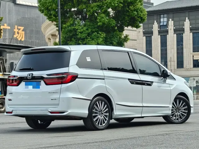 Honda Elysion 2024 2.0L e:HEV Luxury Edition — Фото автомобиля 6
