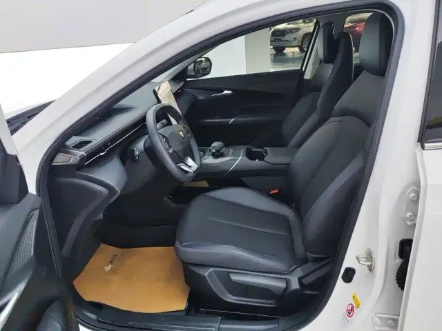 Changan Eado — Фото автомобиля 9
