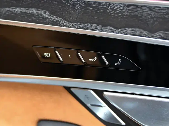 Audi A8 — Фото автомобиля 26