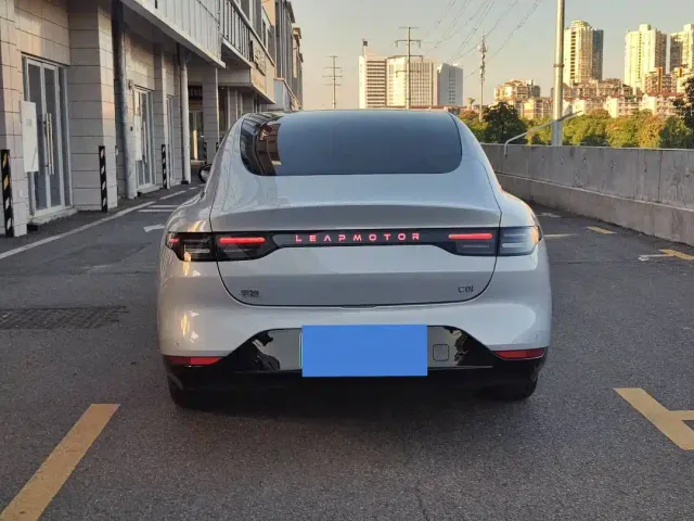 Leapmotor C01 — Фото автомобиля 10