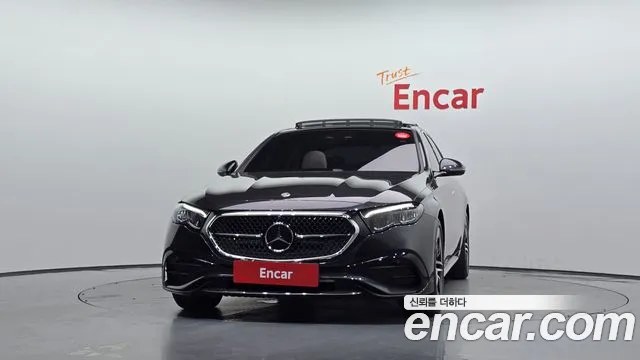 Mercedes-Benz E-Class — Фото автомобиля 3