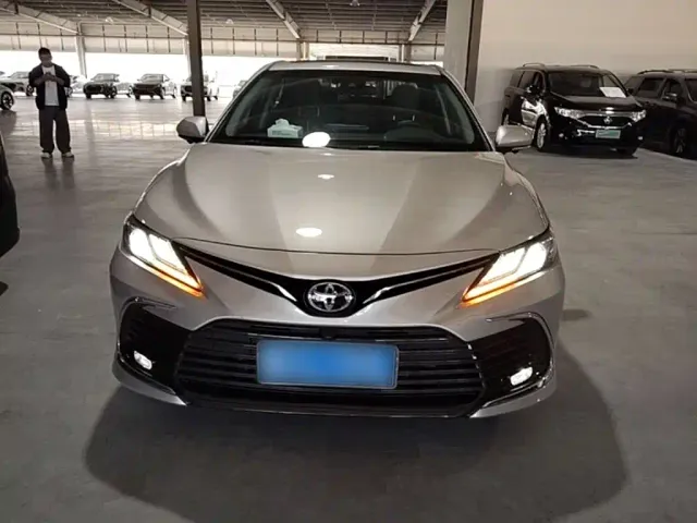 Toyota Camry — Фото автомобиля 2