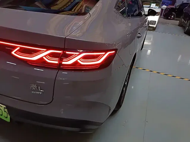 BYD Qin L — Фото автомобиля 7
