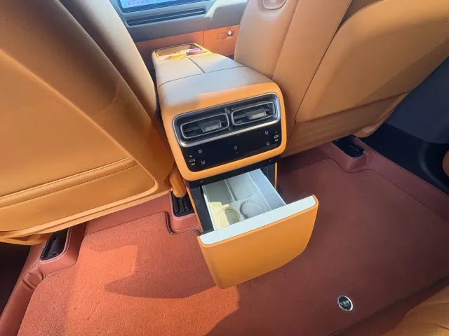 Li Auto i6 — Фото автомобиля 10