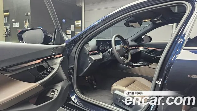 BMW 5-Series 5 серия (G60) 523d M Sport — Фото автомобиля 9