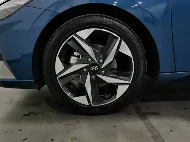 Hyundai Elantra — Фото автомобиля 17