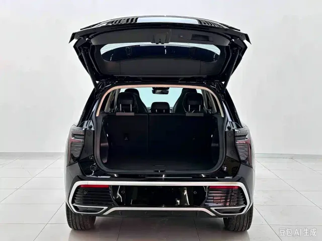 Hongqi HS3 — Фото автомобиля 7