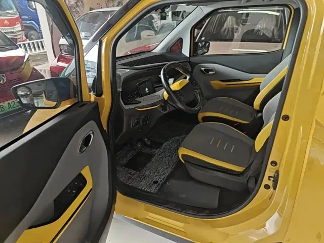 Wuling NanoEV — Фото автомобиля 15