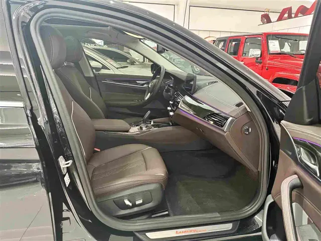 BMW 5 Series — Фото автомобиля 18