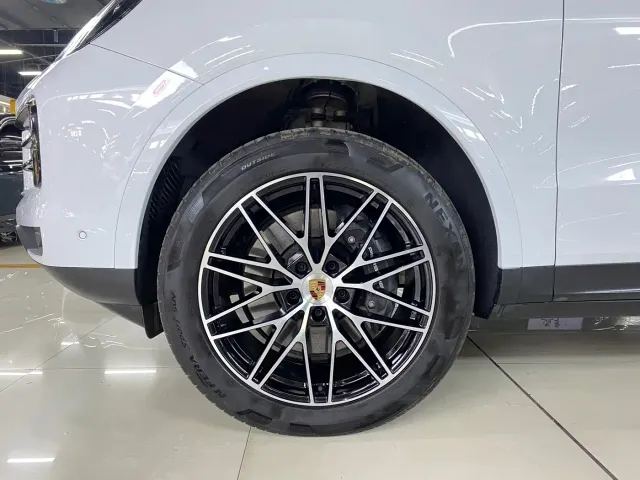 Porsche Cayenne — Фото автомобиля 3