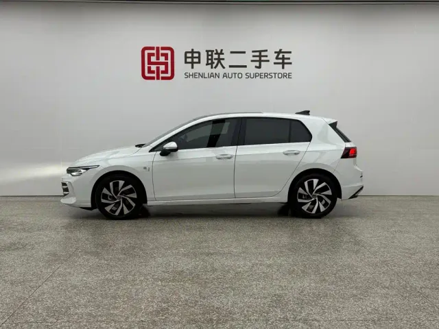 Volkswagen Golf — Фото автомобиля 3
