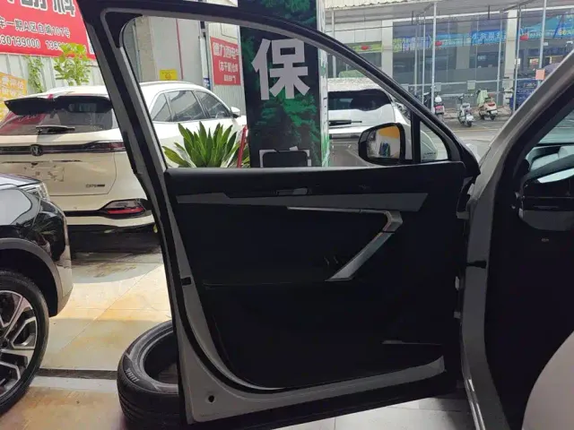 Geely Boyue L — Фото автомобиля 7