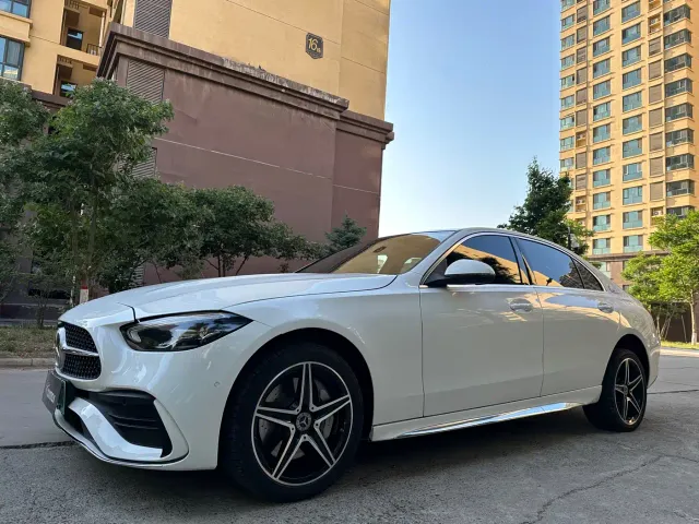 Фотография автомобиля — Mercedes-Benz C-Class