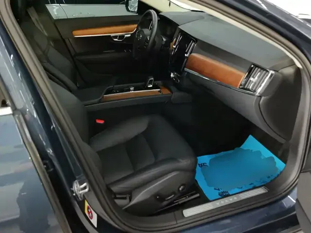 Volvo S90 — Фото автомобиля 8