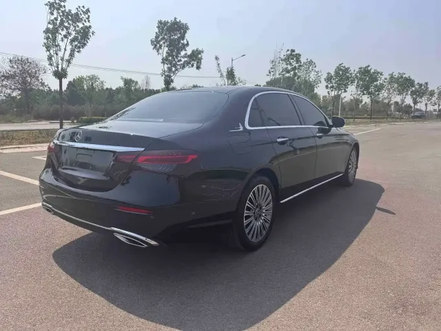 Mercedes-Benz Mercedes-Benz E-Class 2023 E 300 L Fashion — Фото автомобиля 4