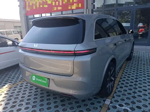 Li Auto L8 — Фото автомобиля 4