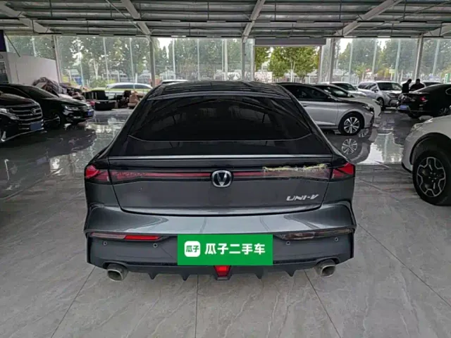 Changan UNI-V — Фото автомобиля 5