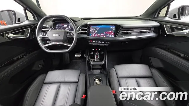 Audi Q4 e-tron — Фото автомобиля 7