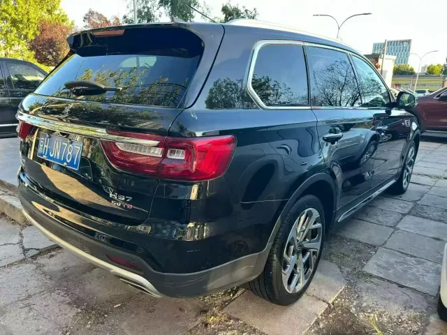 Hongqi HS7 — Фото автомобиля 24