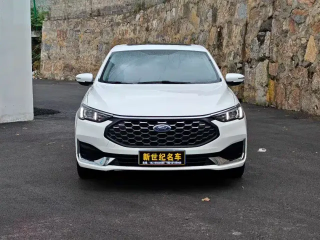 Ford Escort — Фото автомобиля 2