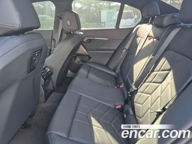 BMW 5 Series G60 — Фото автомобиля 6