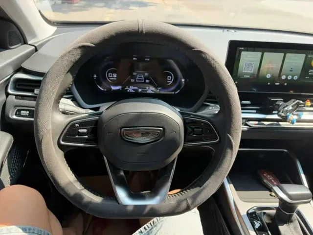 Geely Emgrand — Фото автомобиля 9